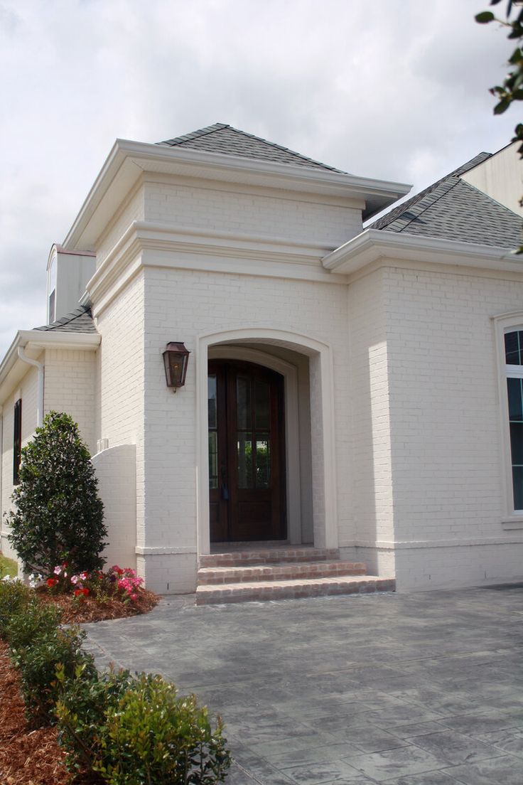 Matching Stucco Colors with Roofing and Trim